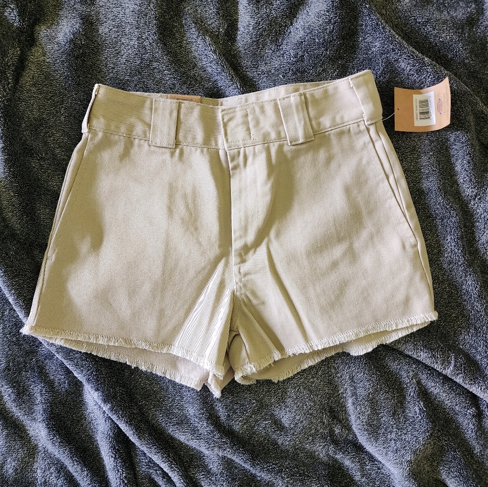 Frayed high waisted work khaki shorts